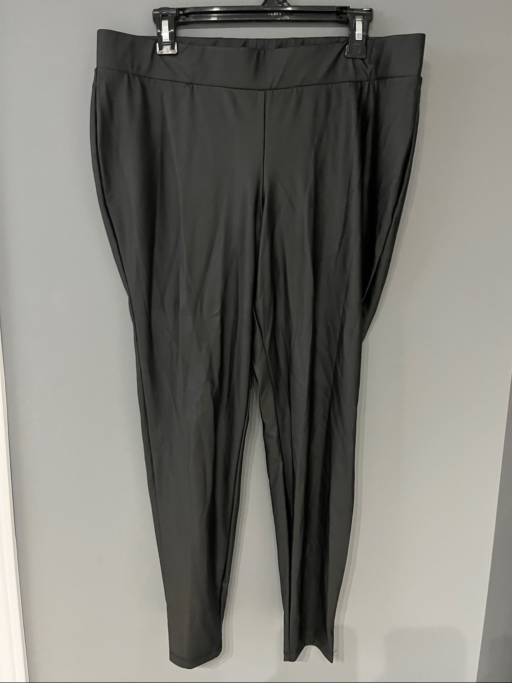 3/$30 torrid Black High-Rise Ponte Leggings